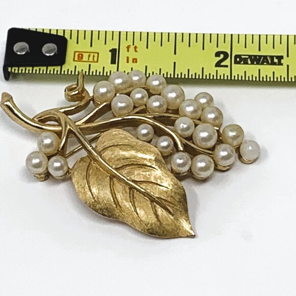 Crown Trifari Imitation Pearl Gold Tone Branch Brooch - Picture 6 of 7